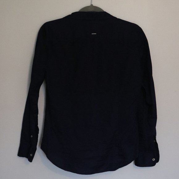 Nautica | Navy Fitted Button Down | 012 - Picture 4 of 4